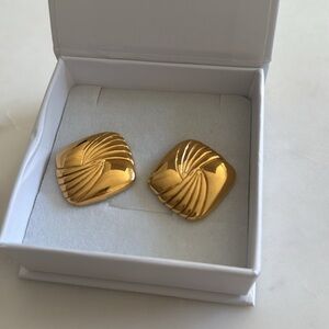 Heaven Mayhem Tabi earring - Gold